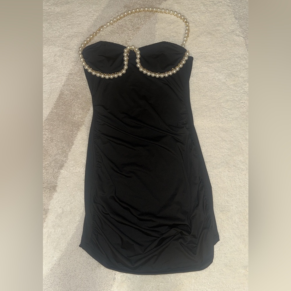 Elegant Black Strapless Dress with Pearl Detail